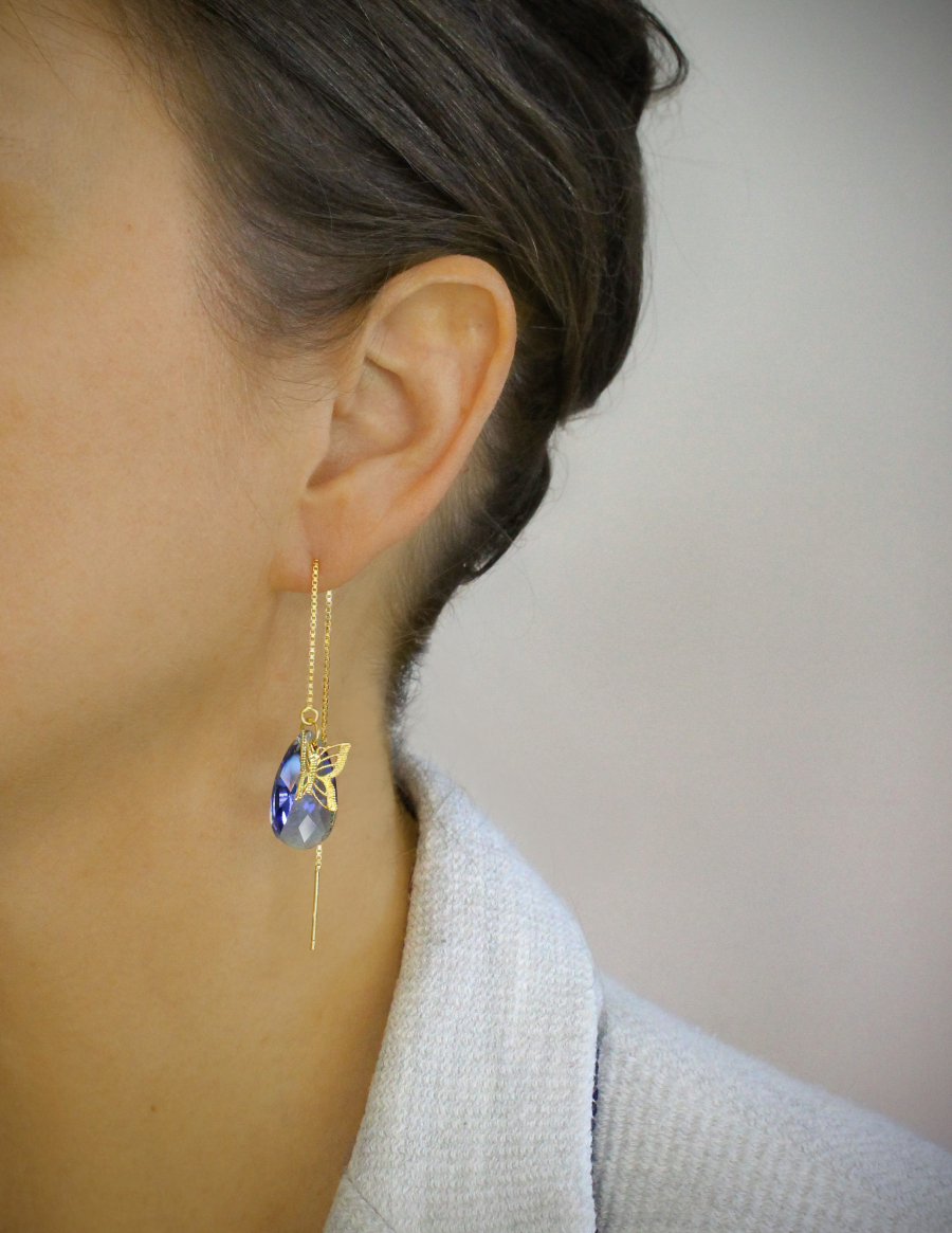 Guld butterfly øreringe med Swarovski safirdråber